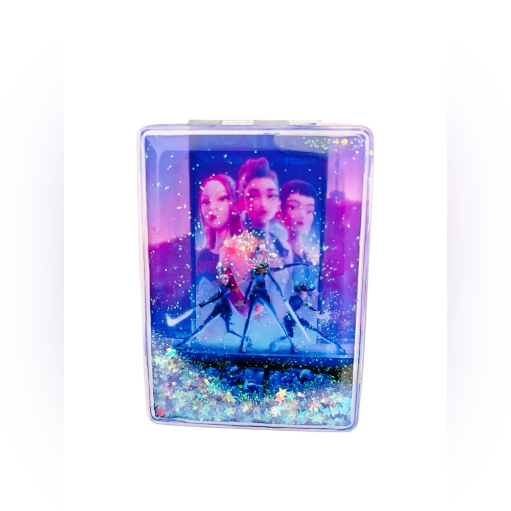 Floating Glitter Compact Mirror – Trio of Fierce Teen Heroines